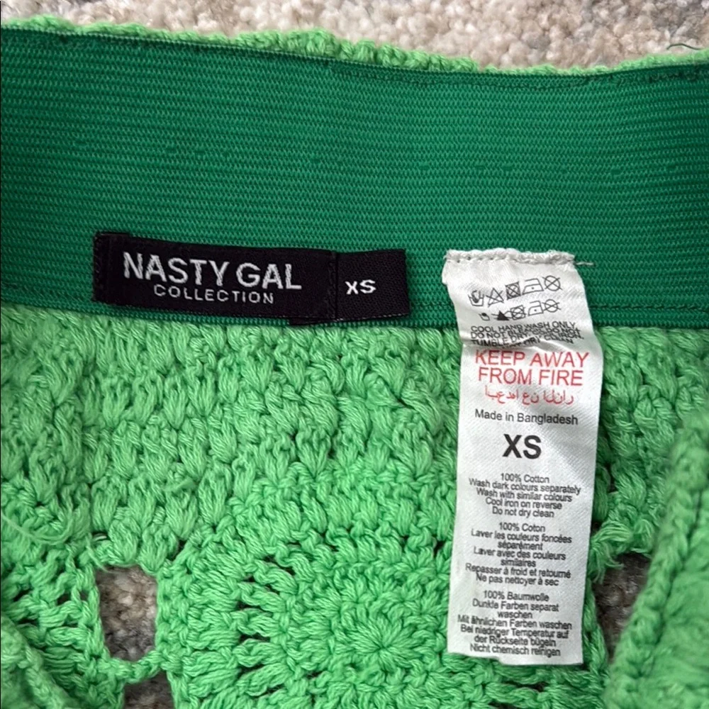 Nasty Gal Green Crochet Mini Skirt with Floral Design - Picture 2 of 2